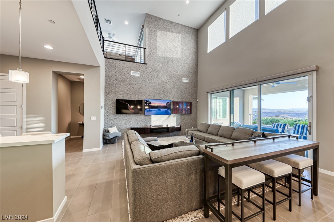 5 Hilltop Crest Street