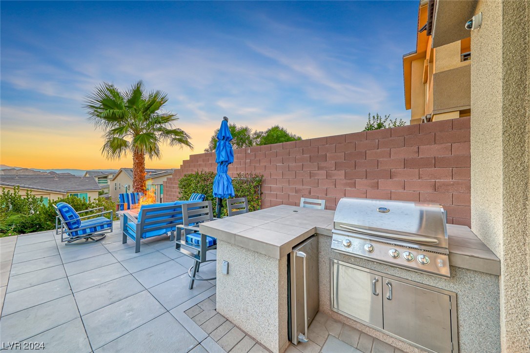 5 Hilltop Crest Street