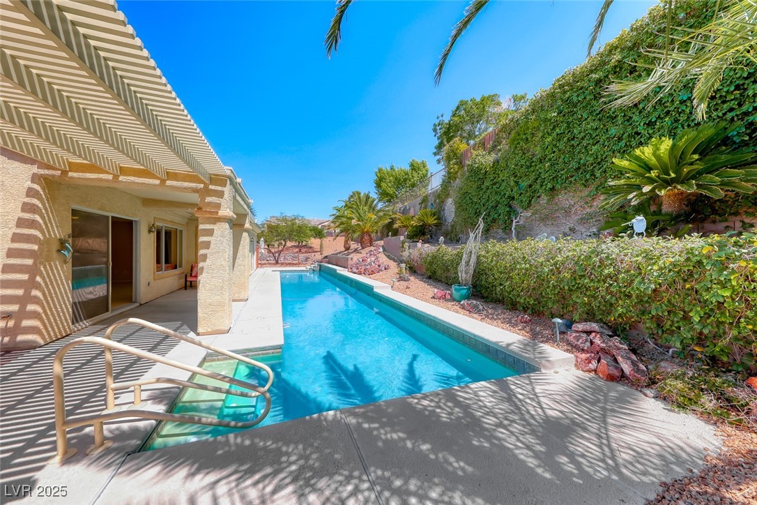 1862 Redwood Valley Street