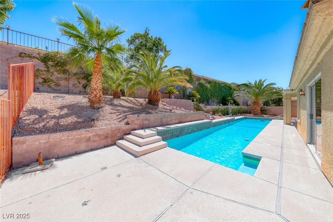 1862 Redwood Valley Street