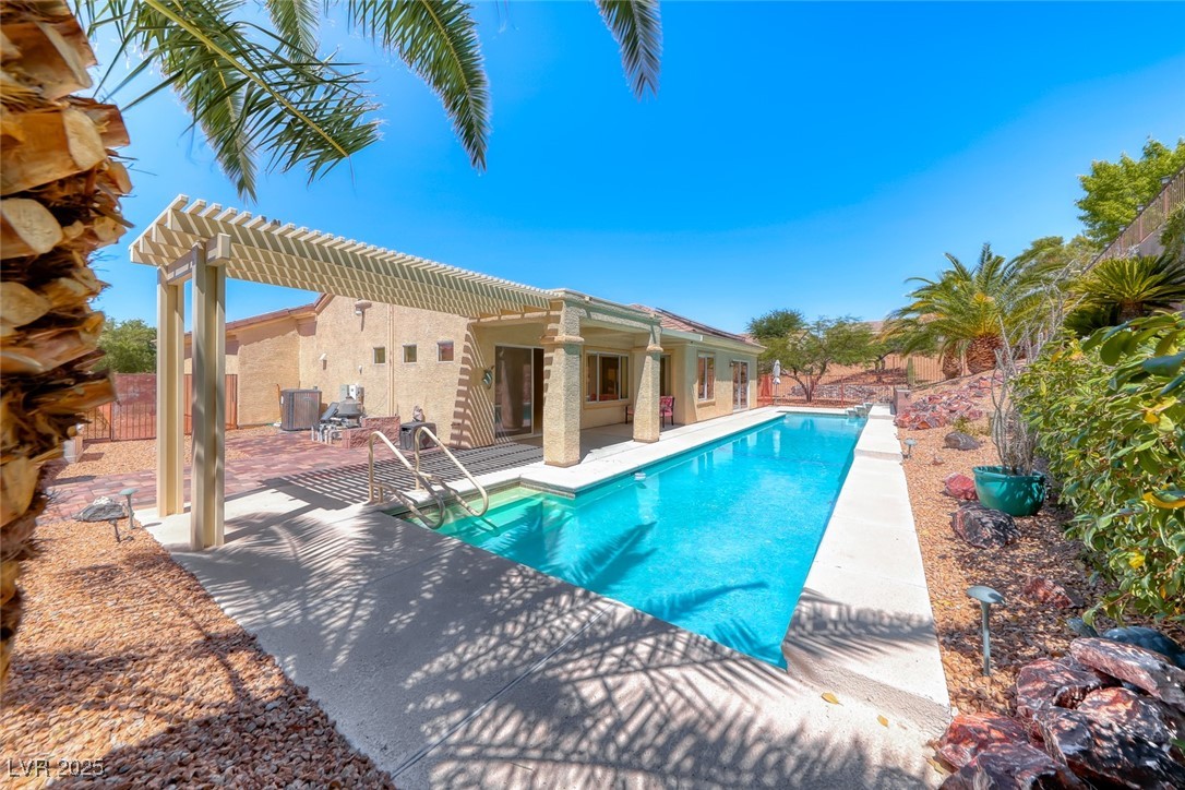 1862 Redwood Valley Street