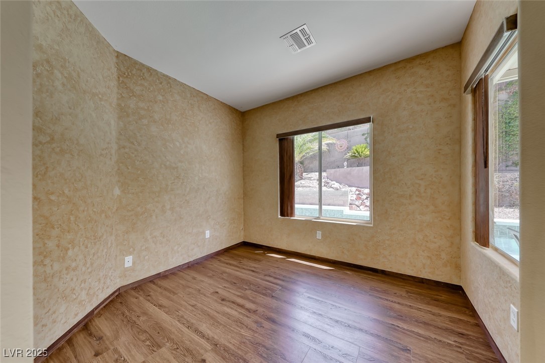 1862 Redwood Valley Street