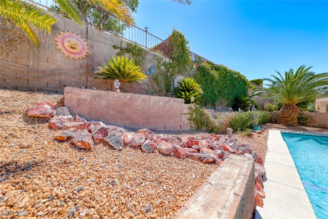 1862 Redwood Valley Street