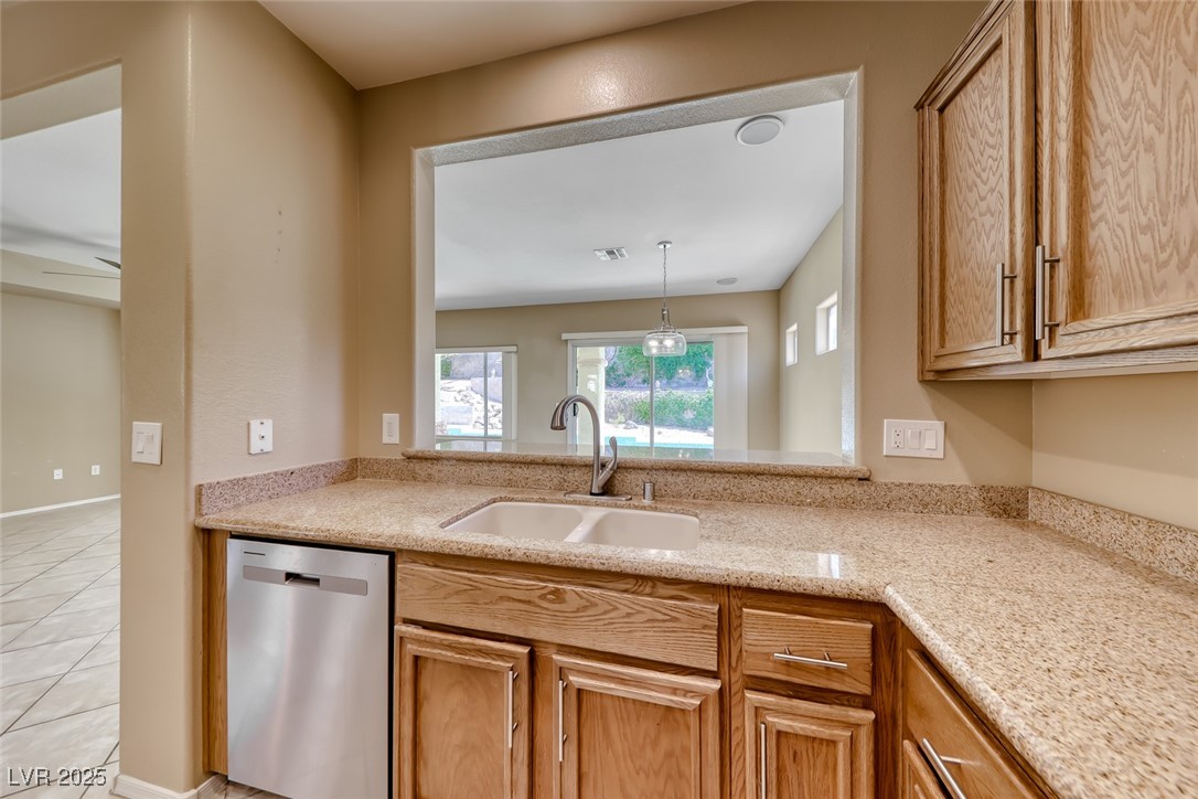 1862 Redwood Valley Street