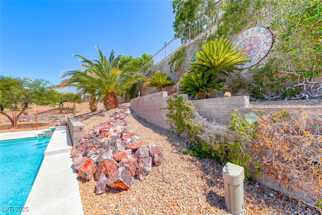 1862 Redwood Valley Street