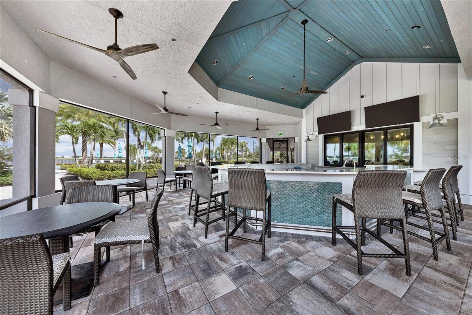 8016 GRANDE SHORES DR