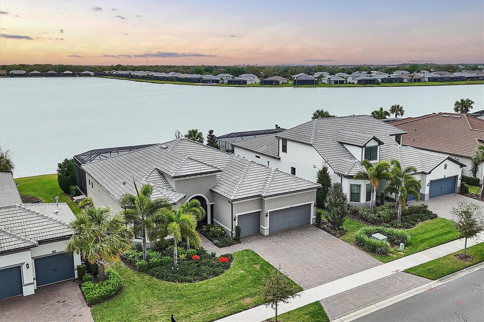 8016 GRANDE SHORES DR