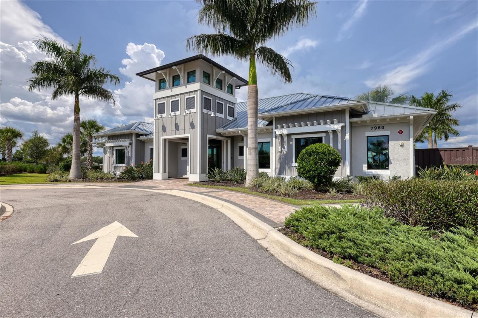 8016 GRANDE SHORES DR
