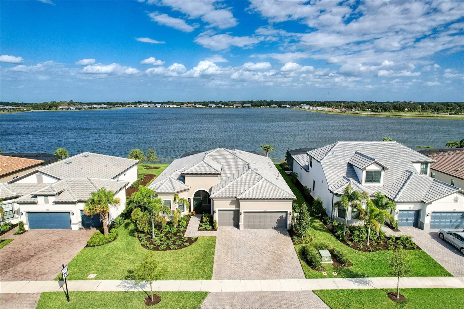 8016 GRANDE SHORES DR