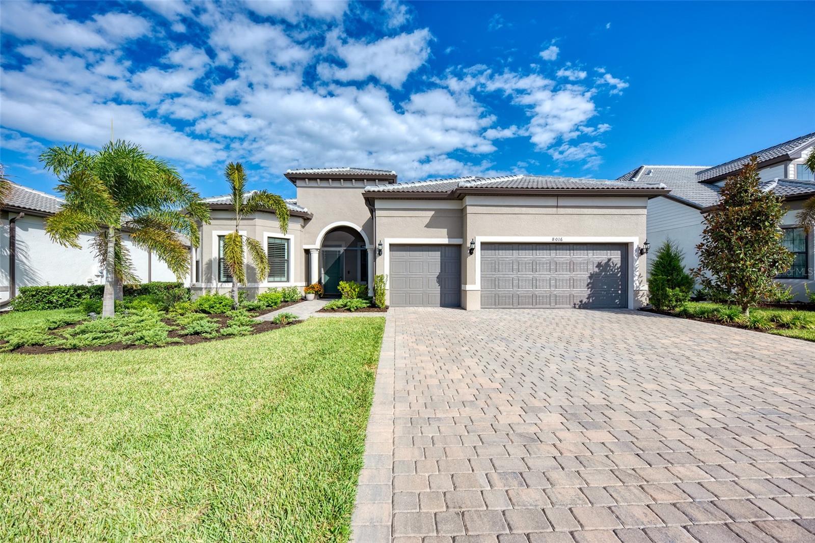 8016 GRANDE SHORES DR