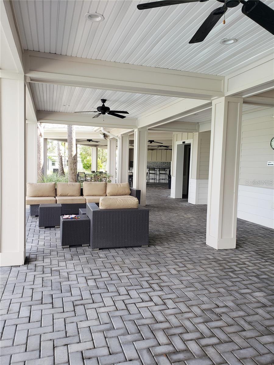 2113 CITRUS BREEZE DR