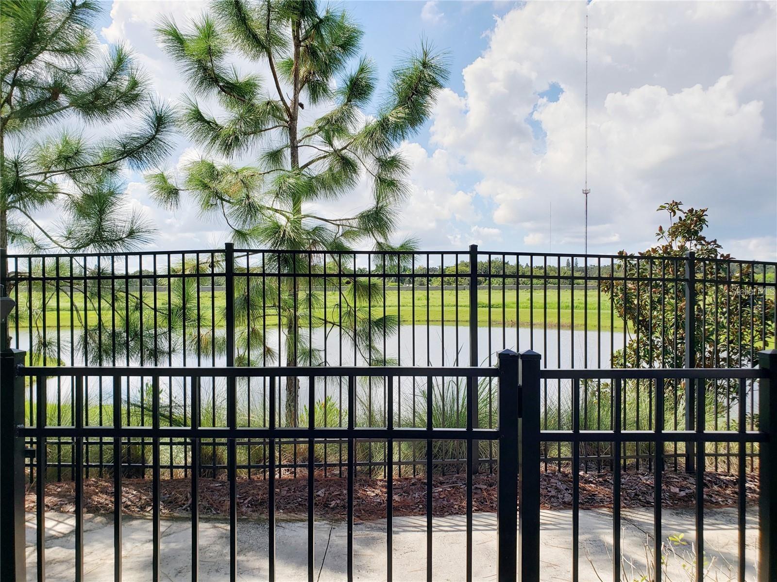 2113 CITRUS BREEZE DR