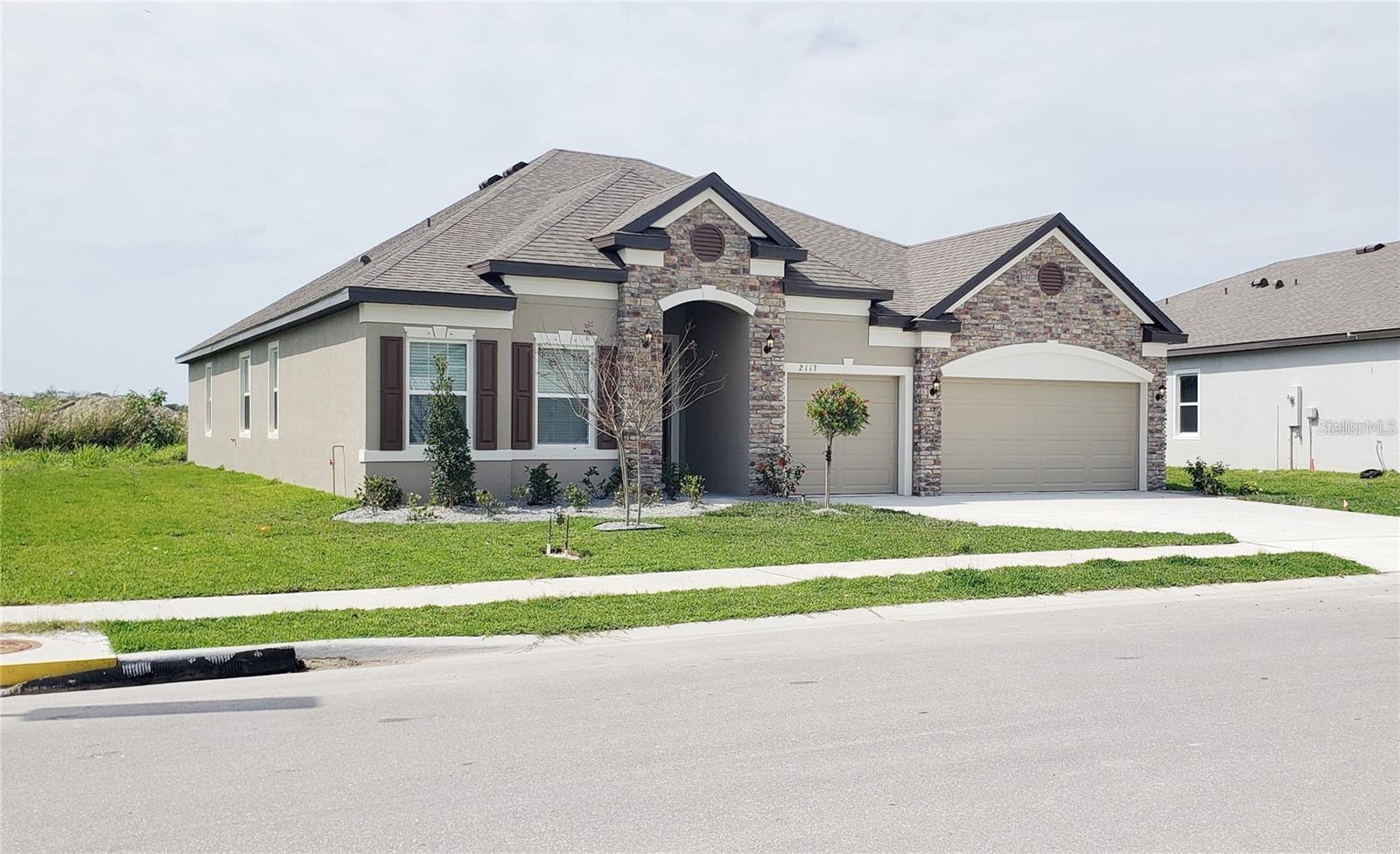 2113 CITRUS BREEZE DR