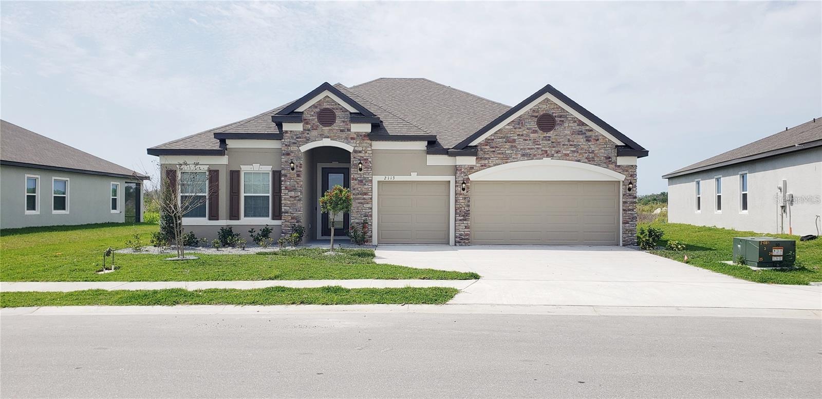 2113 CITRUS BREEZE DR