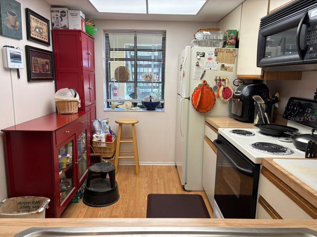 4414 SPICEWOOD DR #C