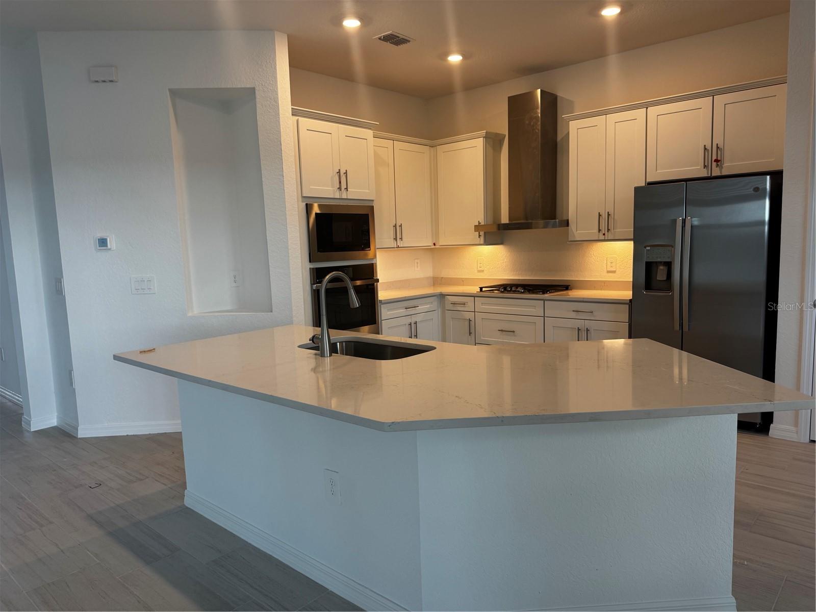 5620 LIGHTNING WHELK LN