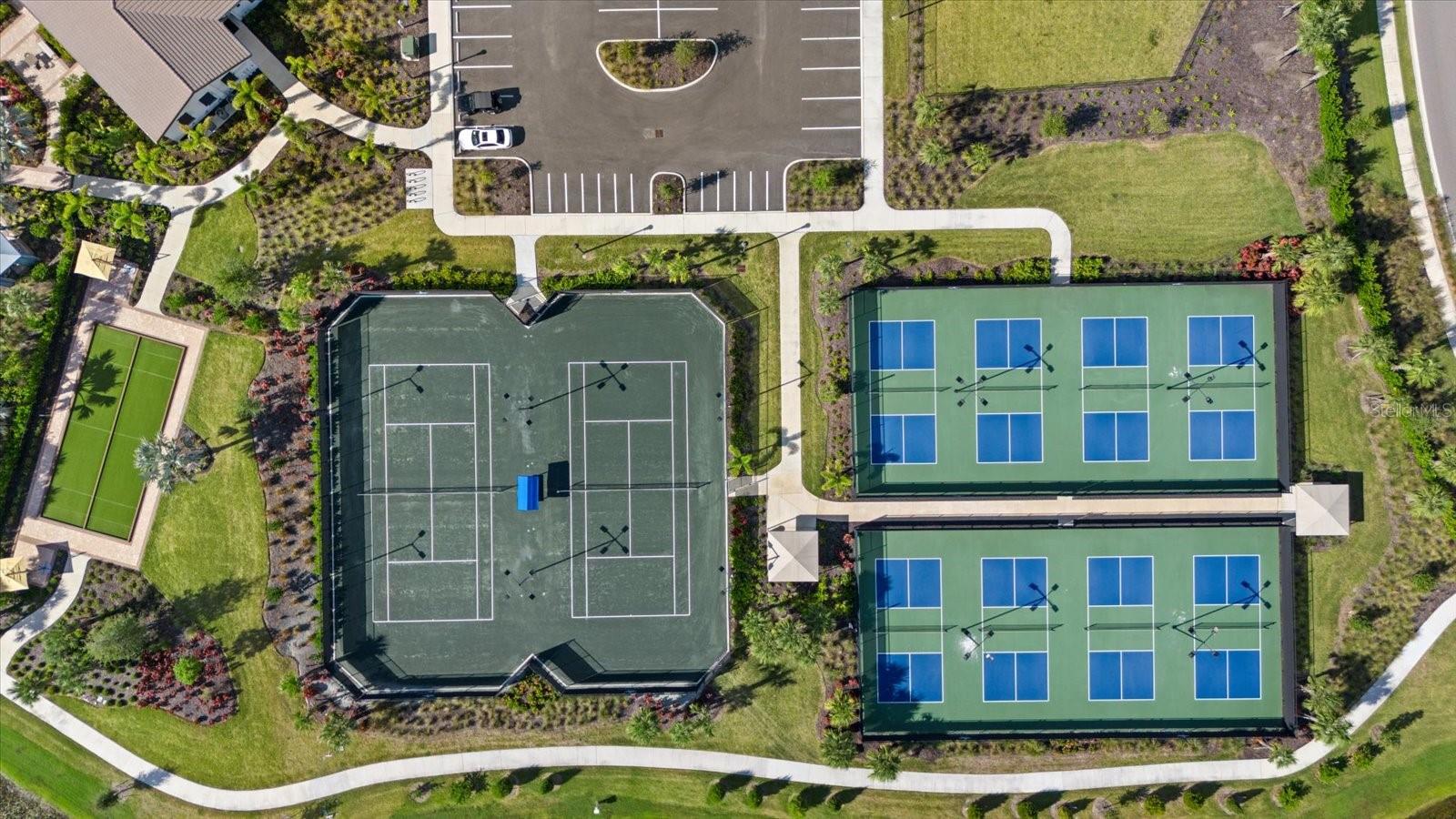 17713 CRESCENT MOON LOOP