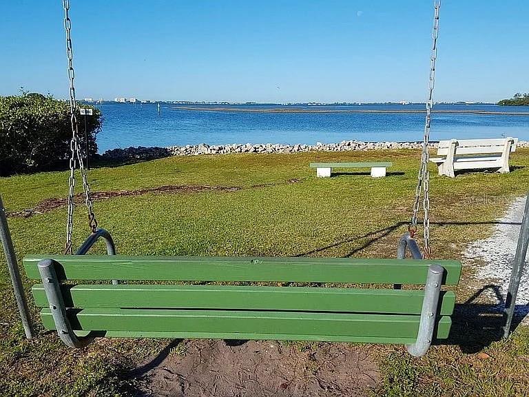 2216 PENNSYLVANIA AVE