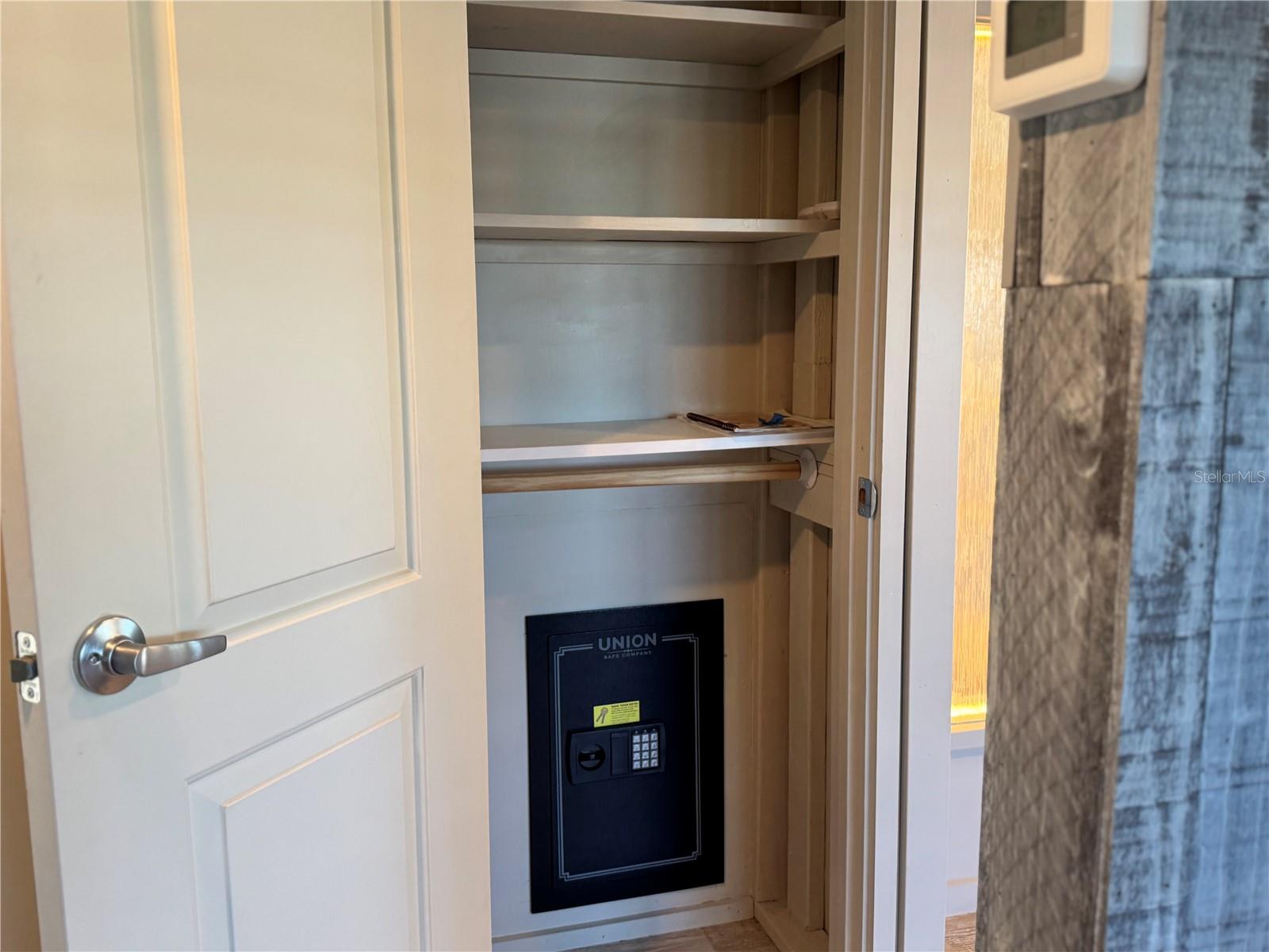 2216 PENNSYLVANIA AVE