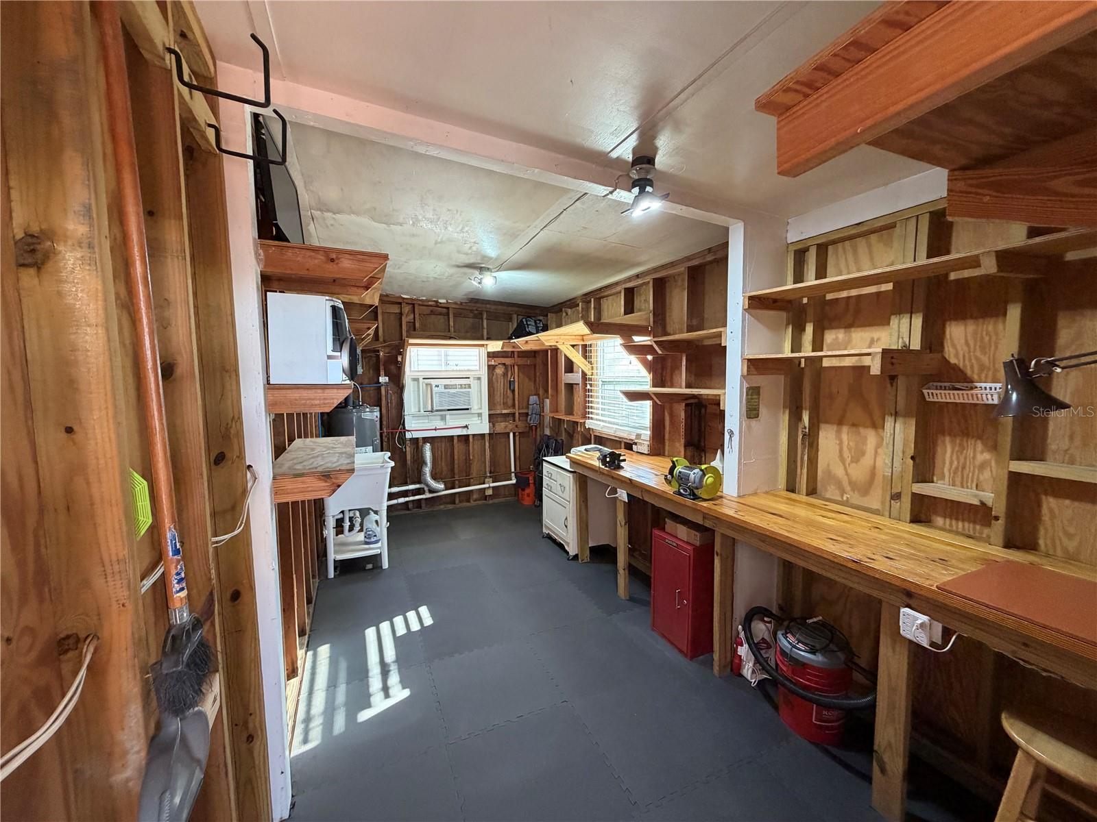 2216 PENNSYLVANIA AVE