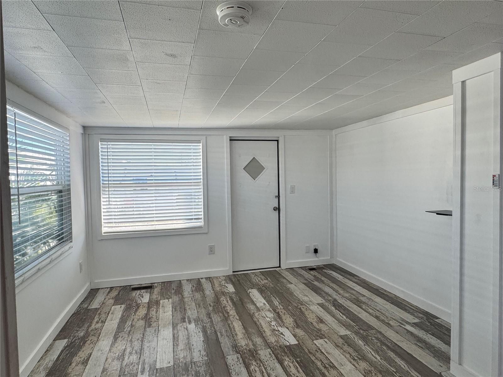 2216 PENNSYLVANIA AVE