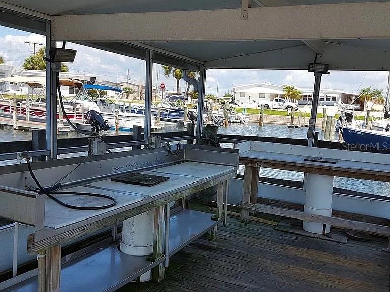 2216 PENNSYLVANIA AVE