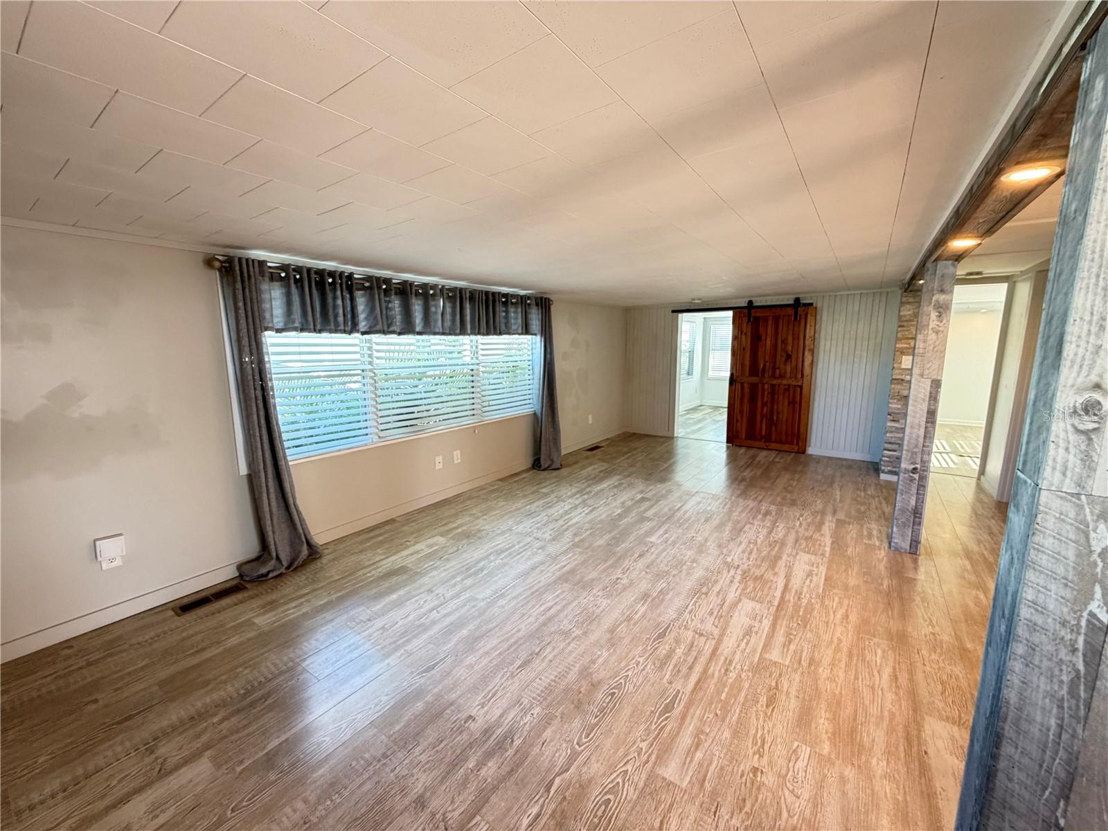 2216 PENNSYLVANIA AVE