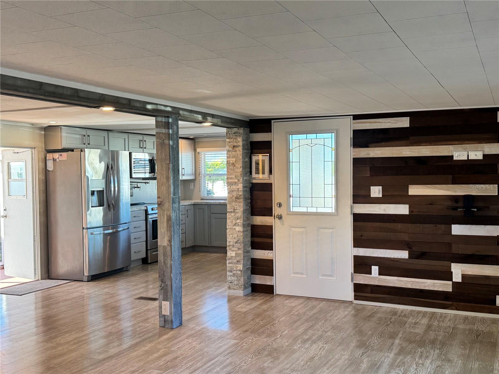 2216 PENNSYLVANIA AVE