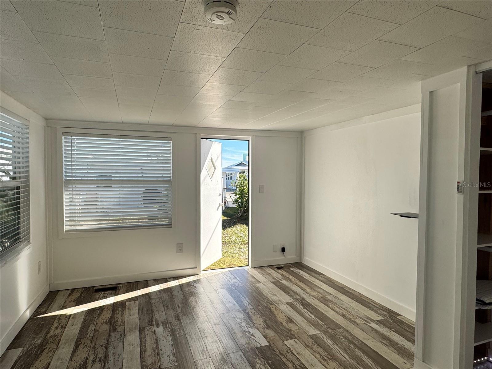 2216 PENNSYLVANIA AVE