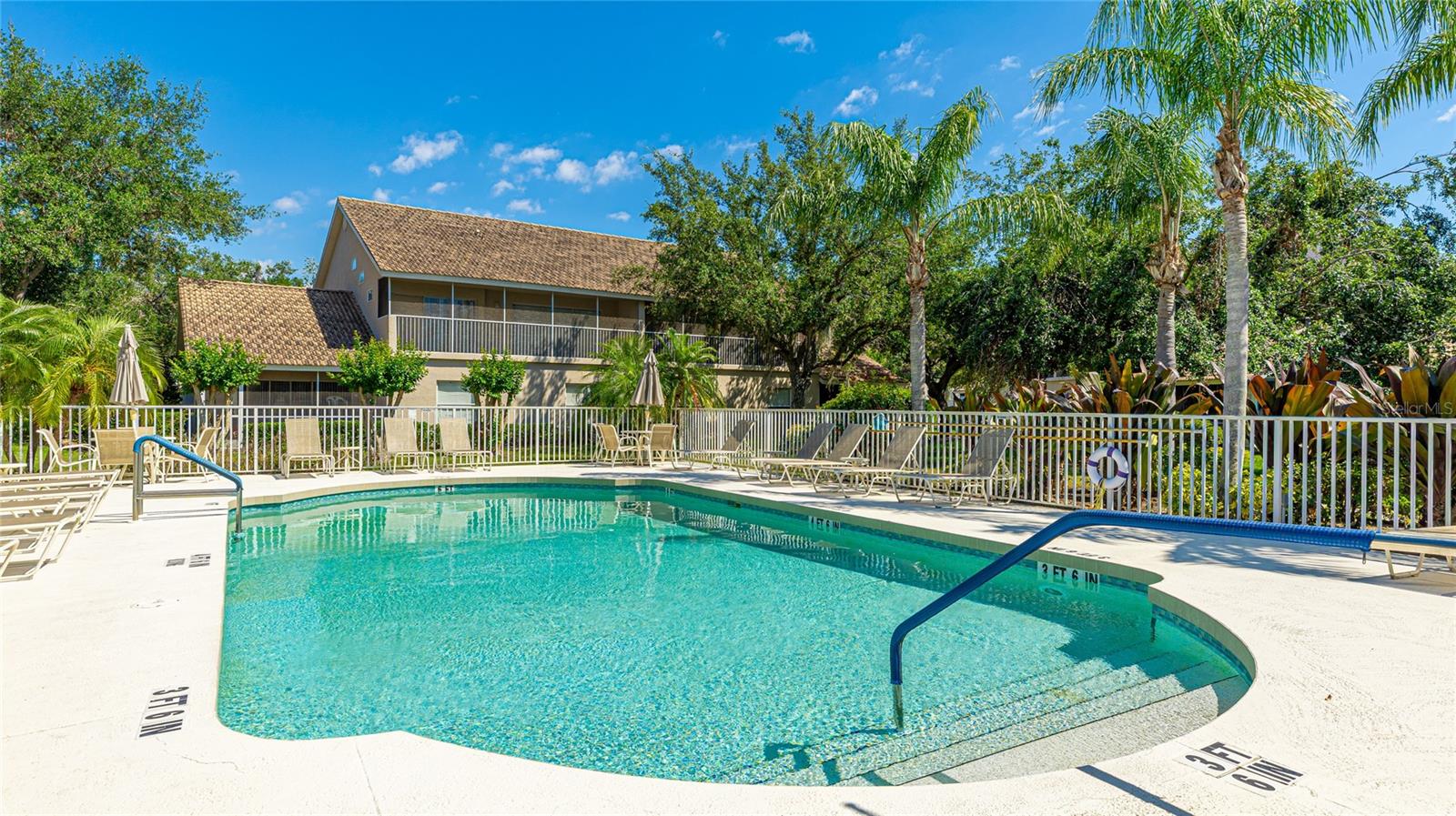 6770 FAIRWAY GARDENS DR