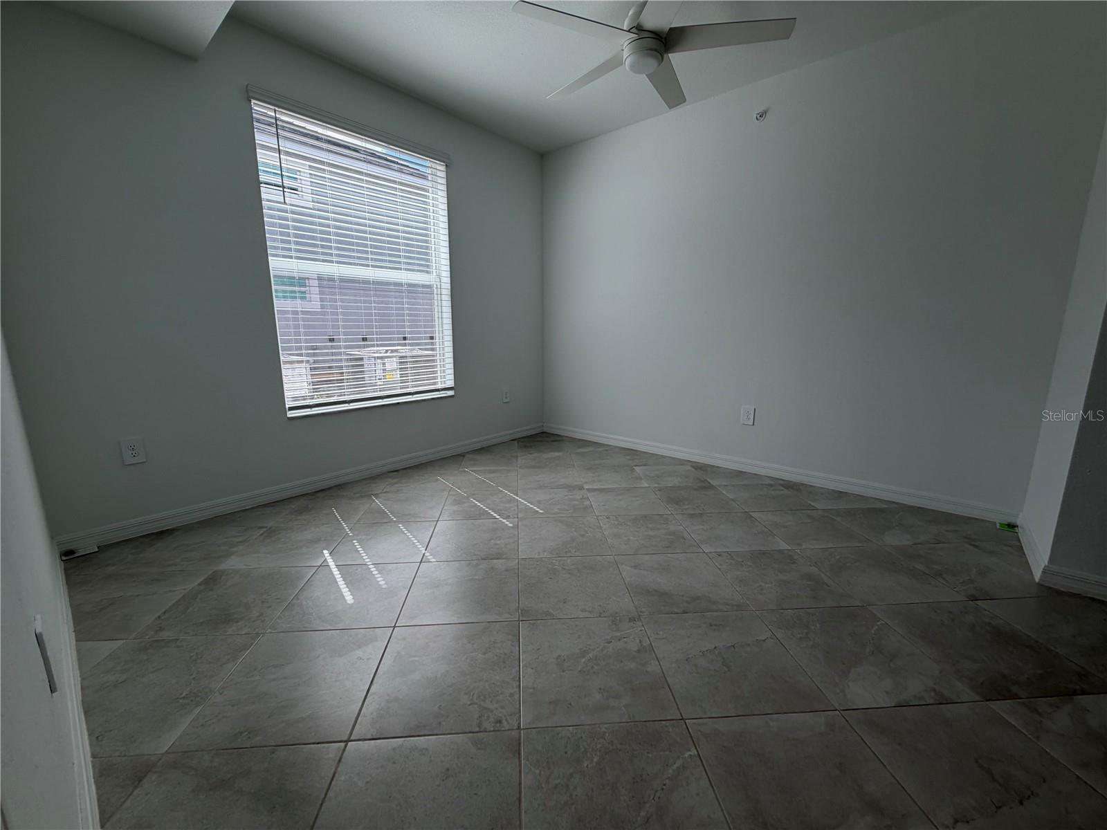 19015 SCALLOP LOOP #101