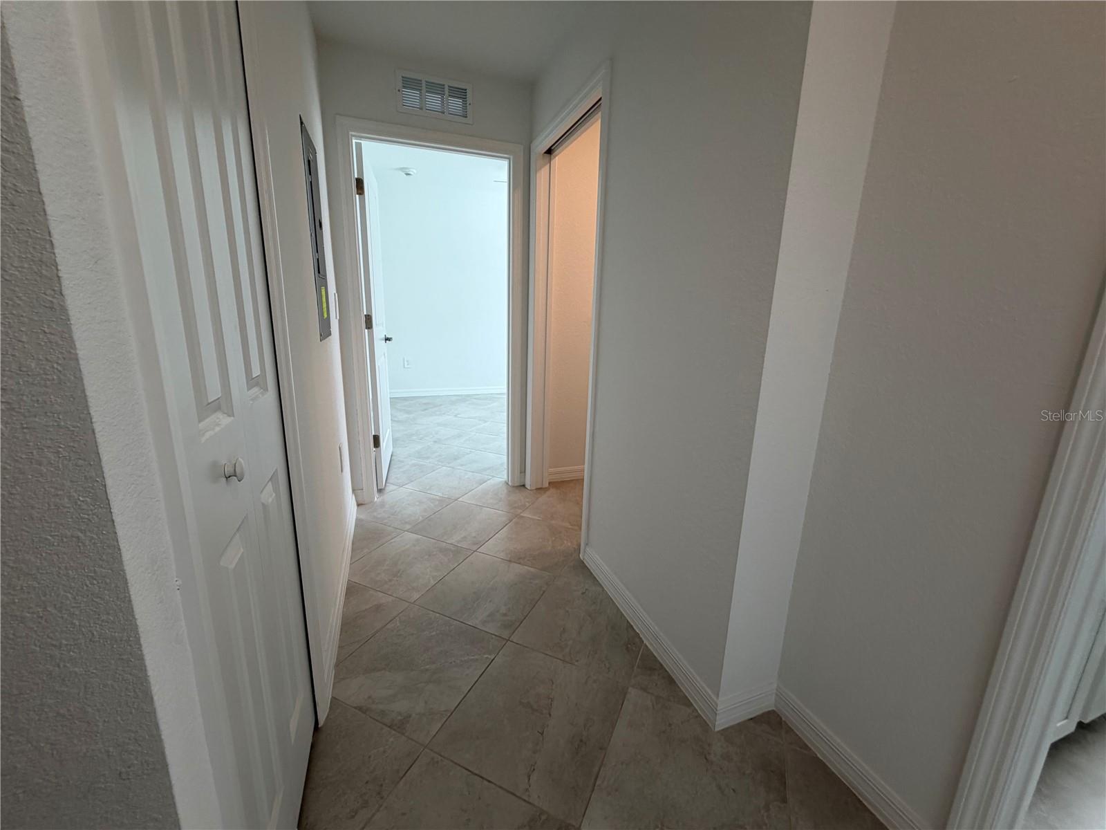 19015 SCALLOP LOOP #101