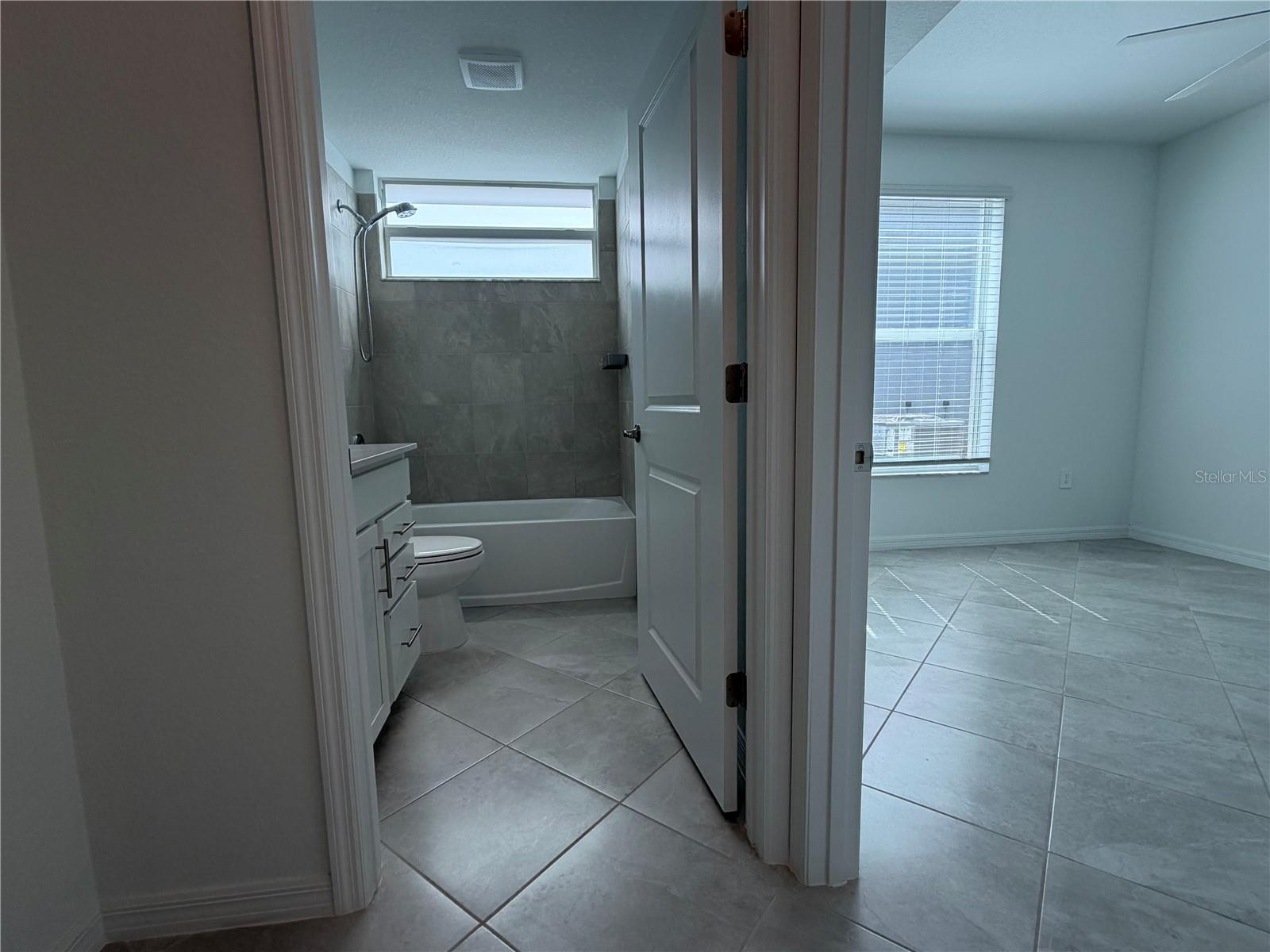 19015 SCALLOP LOOP #101