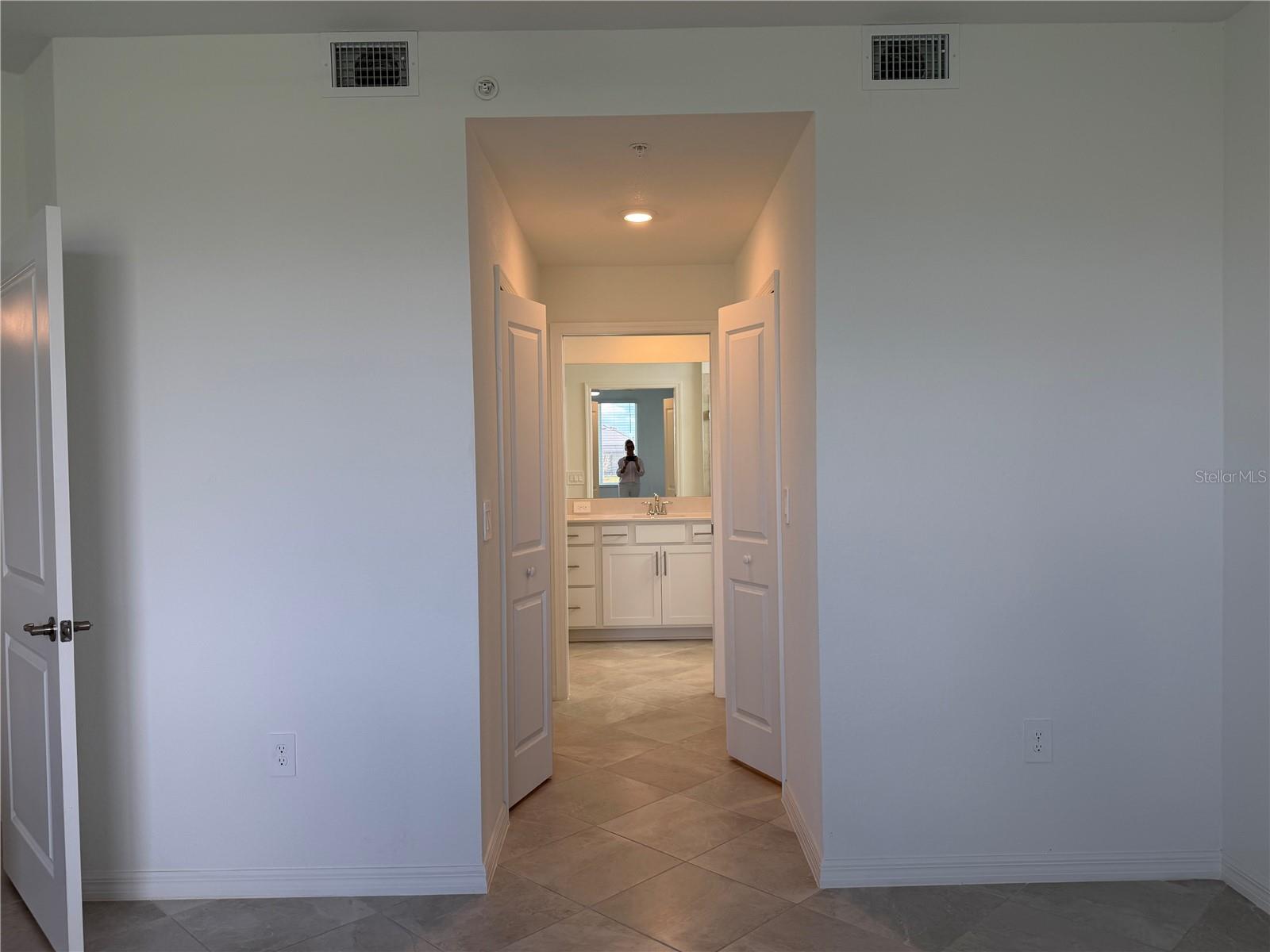 19015 SCALLOP LOOP #101