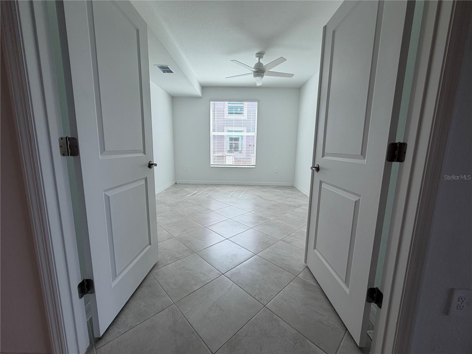 19015 SCALLOP LOOP #101