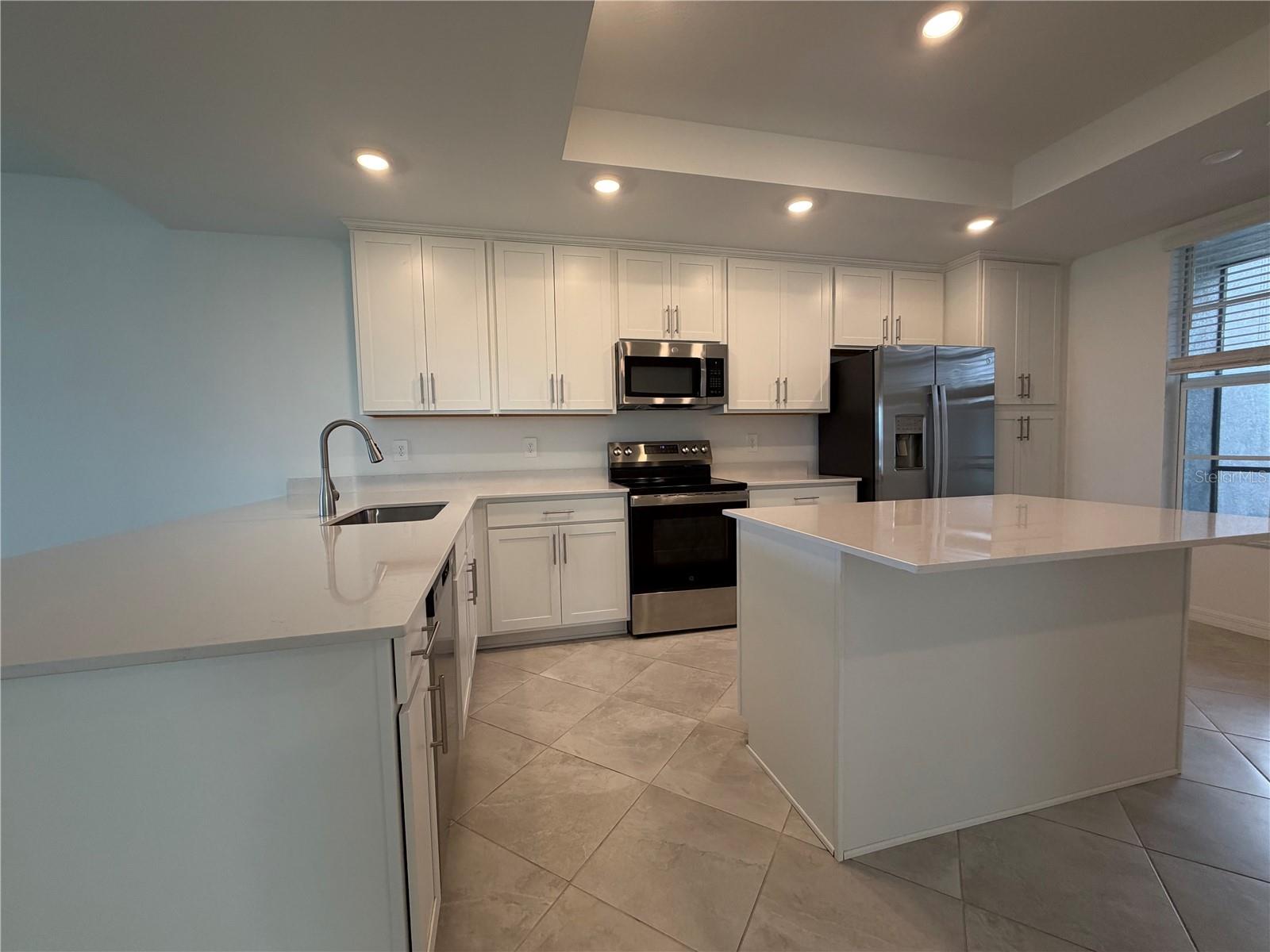 19015 SCALLOP LOOP #101