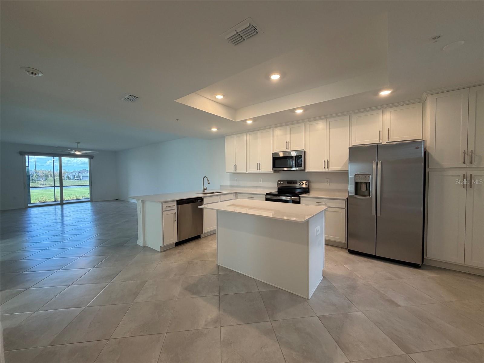 19015 SCALLOP LOOP #101