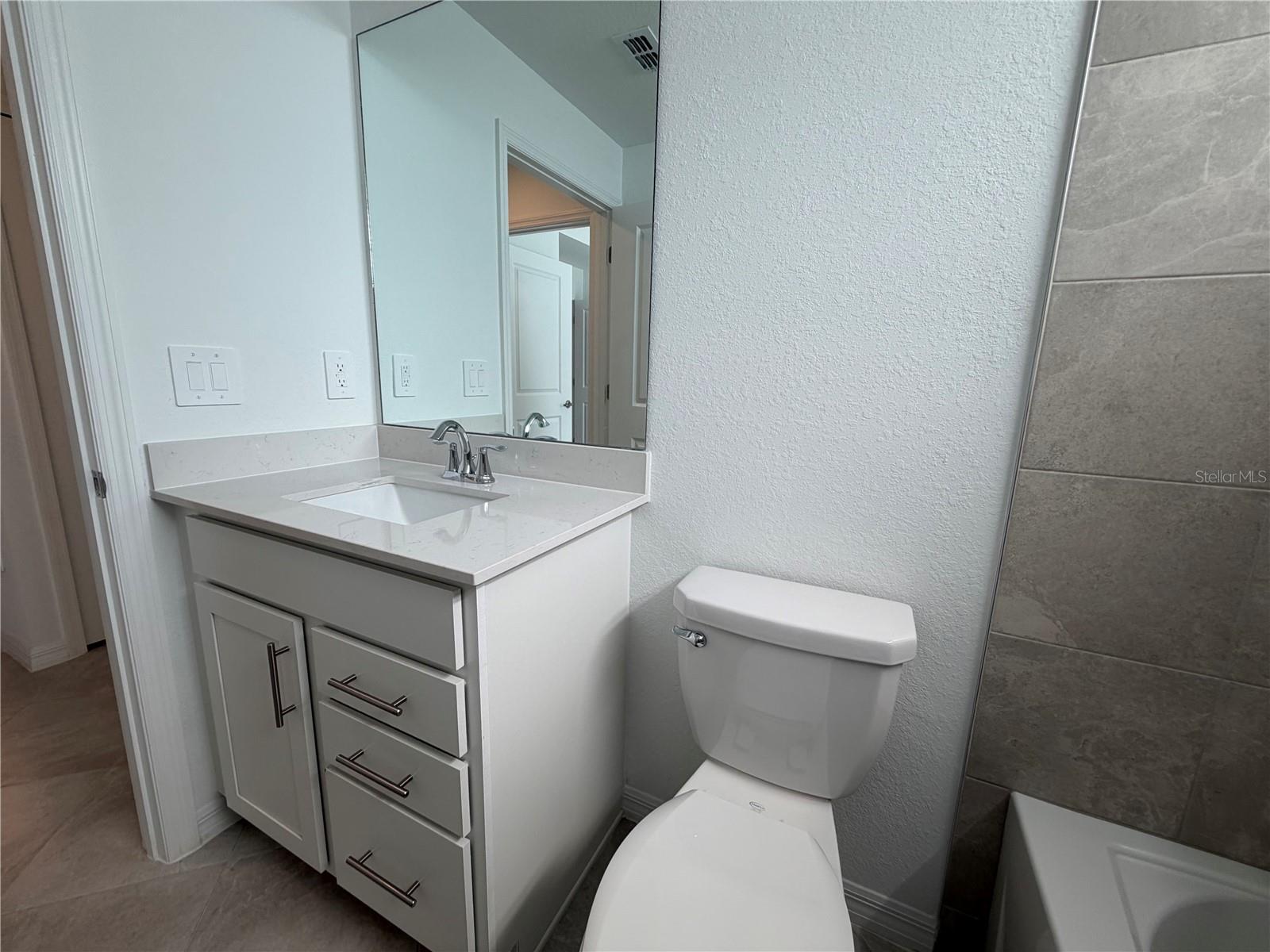 19015 SCALLOP LOOP #101