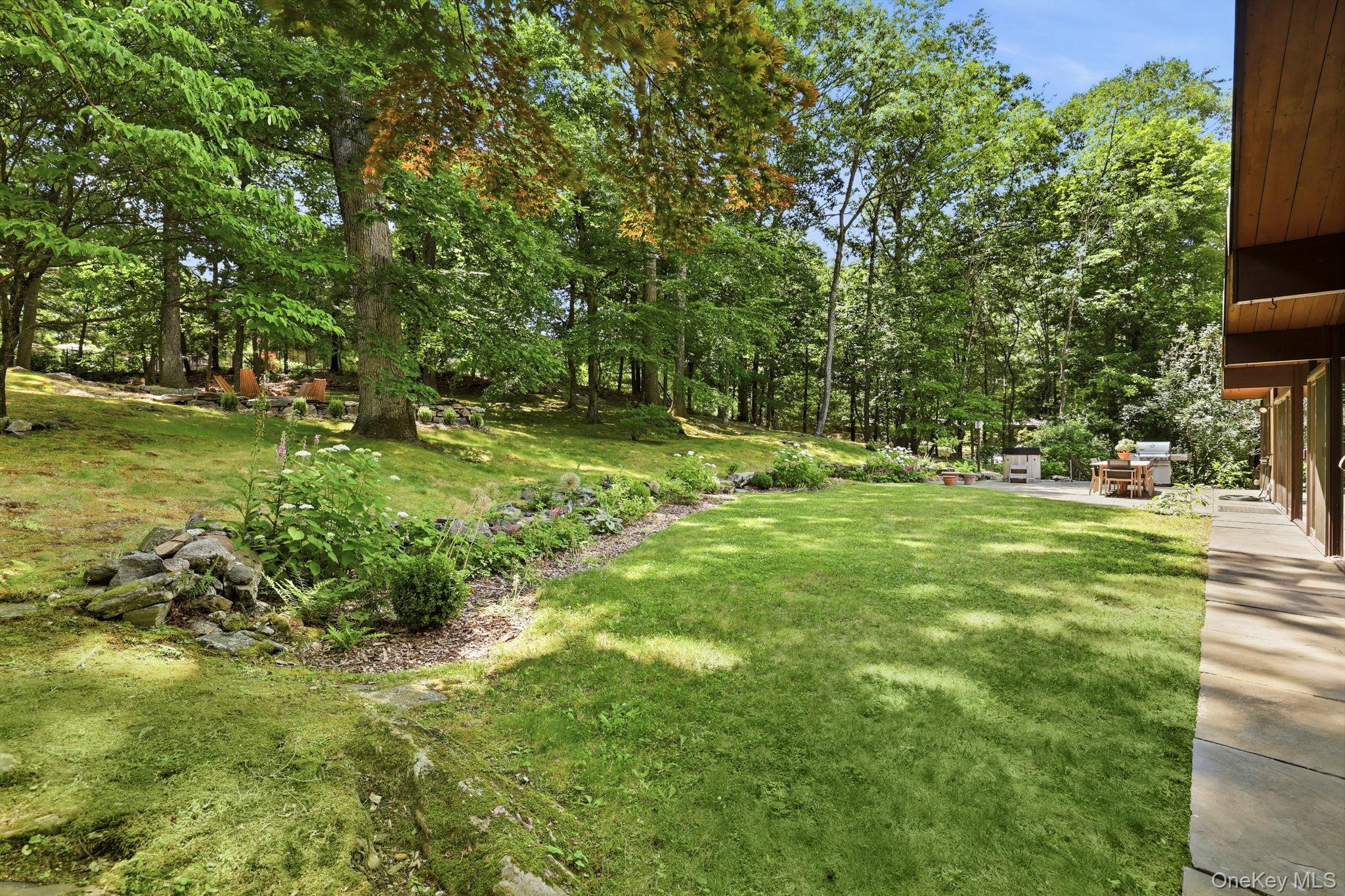 670 Long Hill Road W