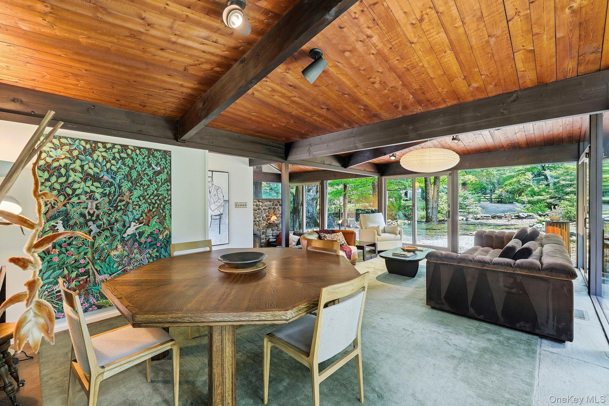 670 Long Hill Road W