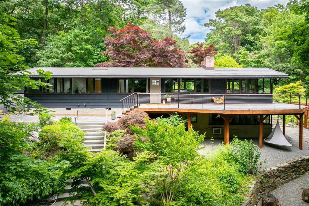 11 Beacon Hill Road
