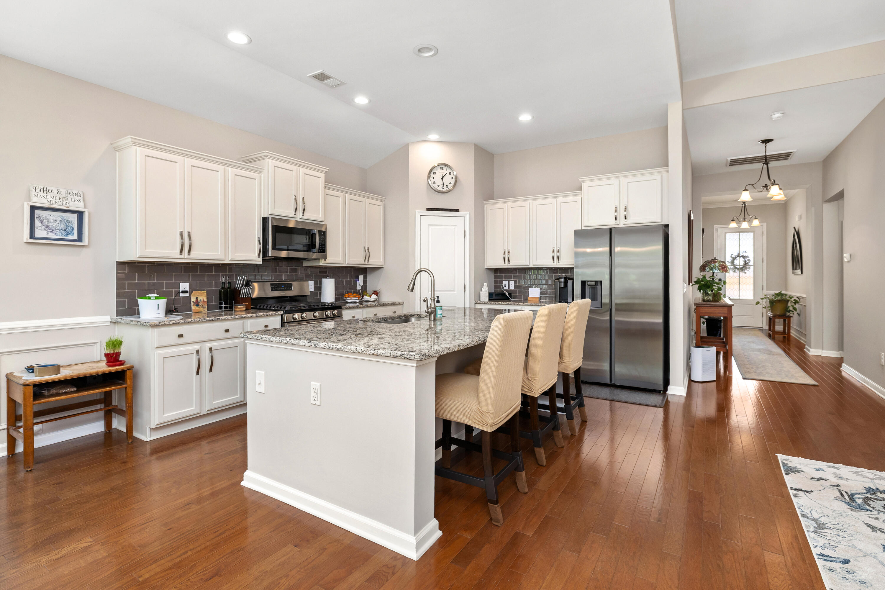 2412 Hummingbird Lane