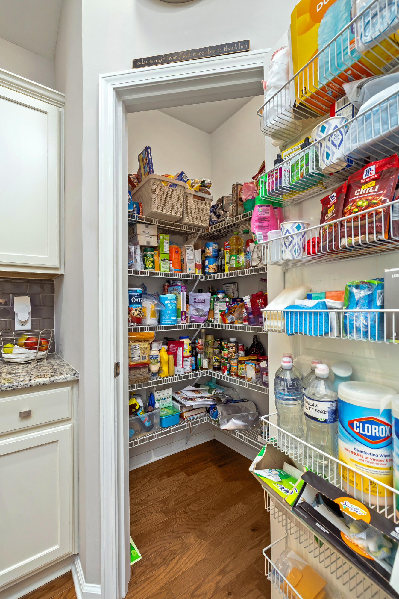 2412 Hummingbird Lane