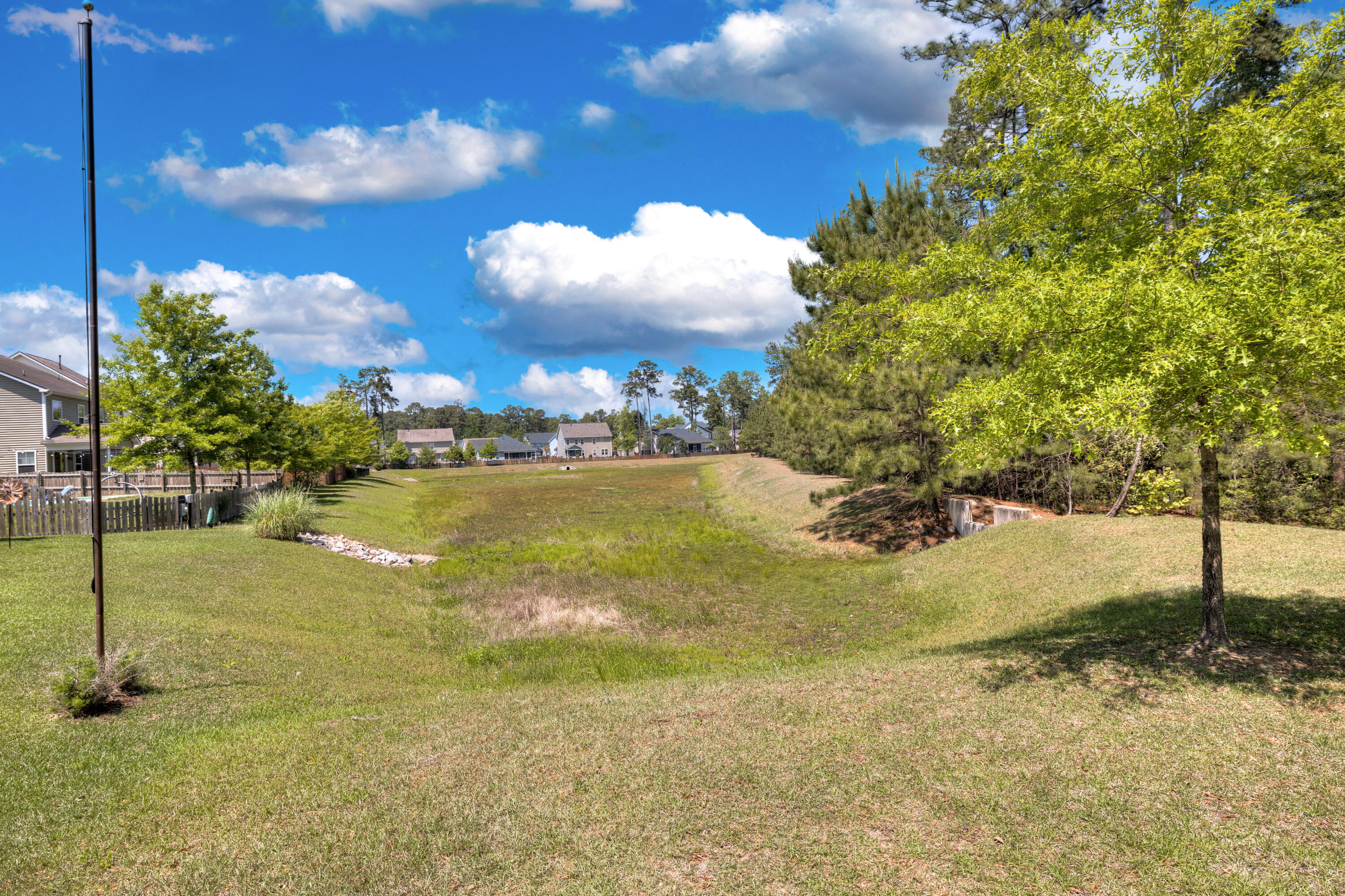 2412 Hummingbird Lane