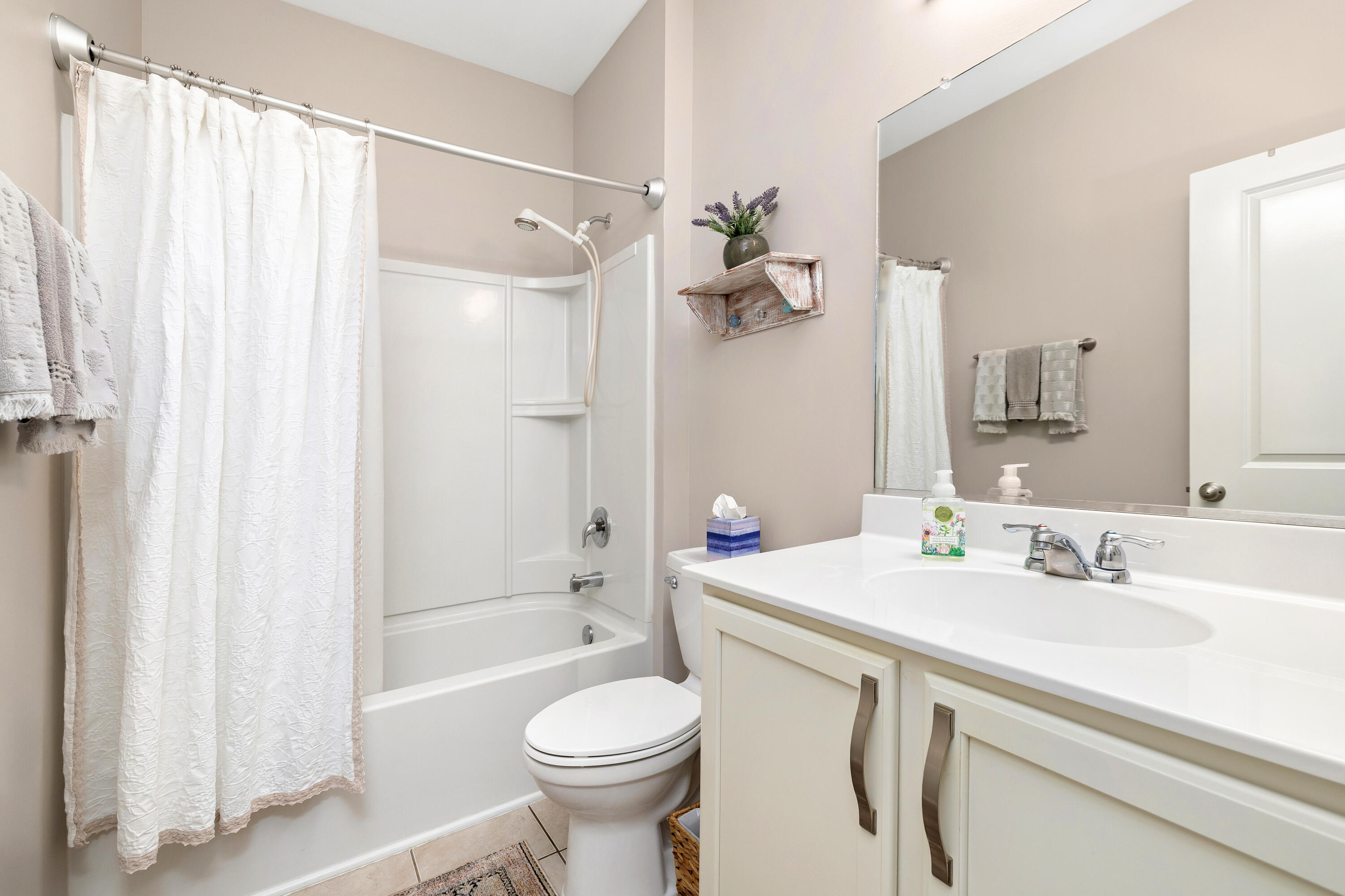 2412 Hummingbird Lane