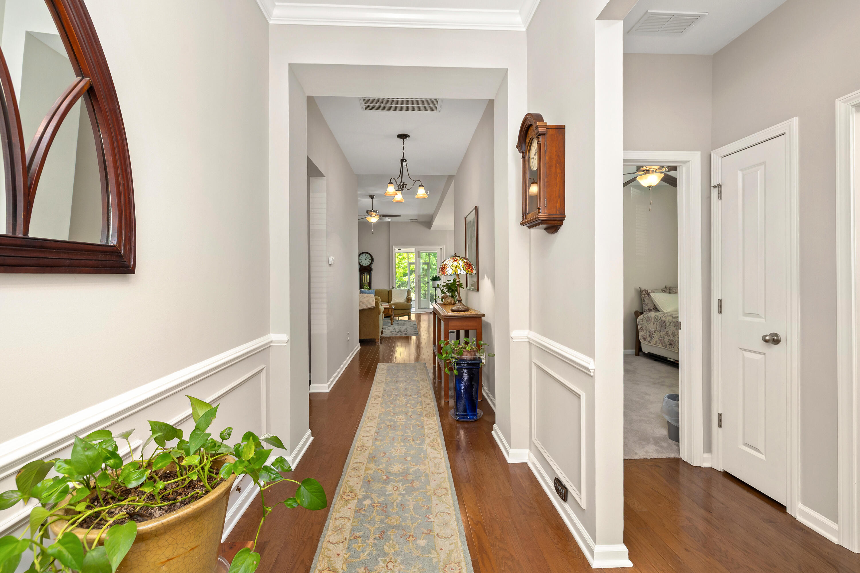 2412 Hummingbird Lane