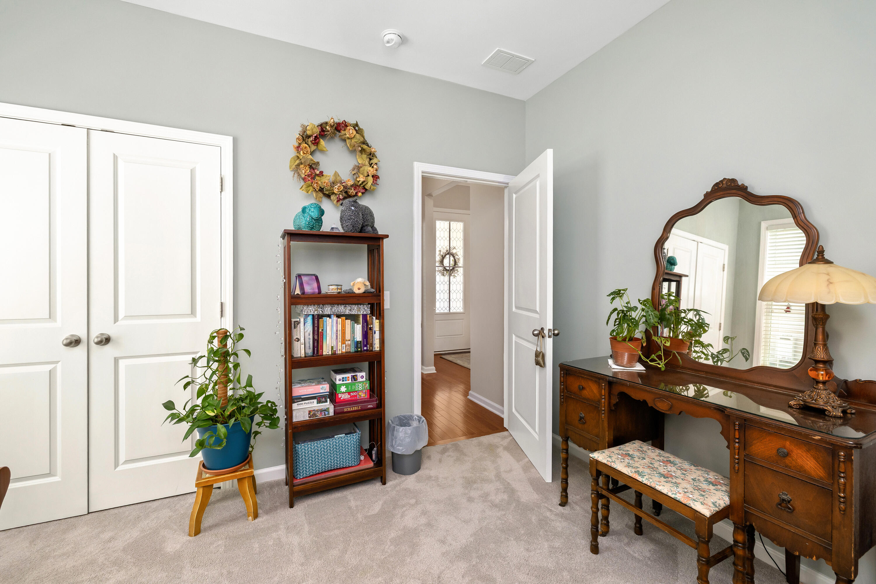 2412 Hummingbird Lane