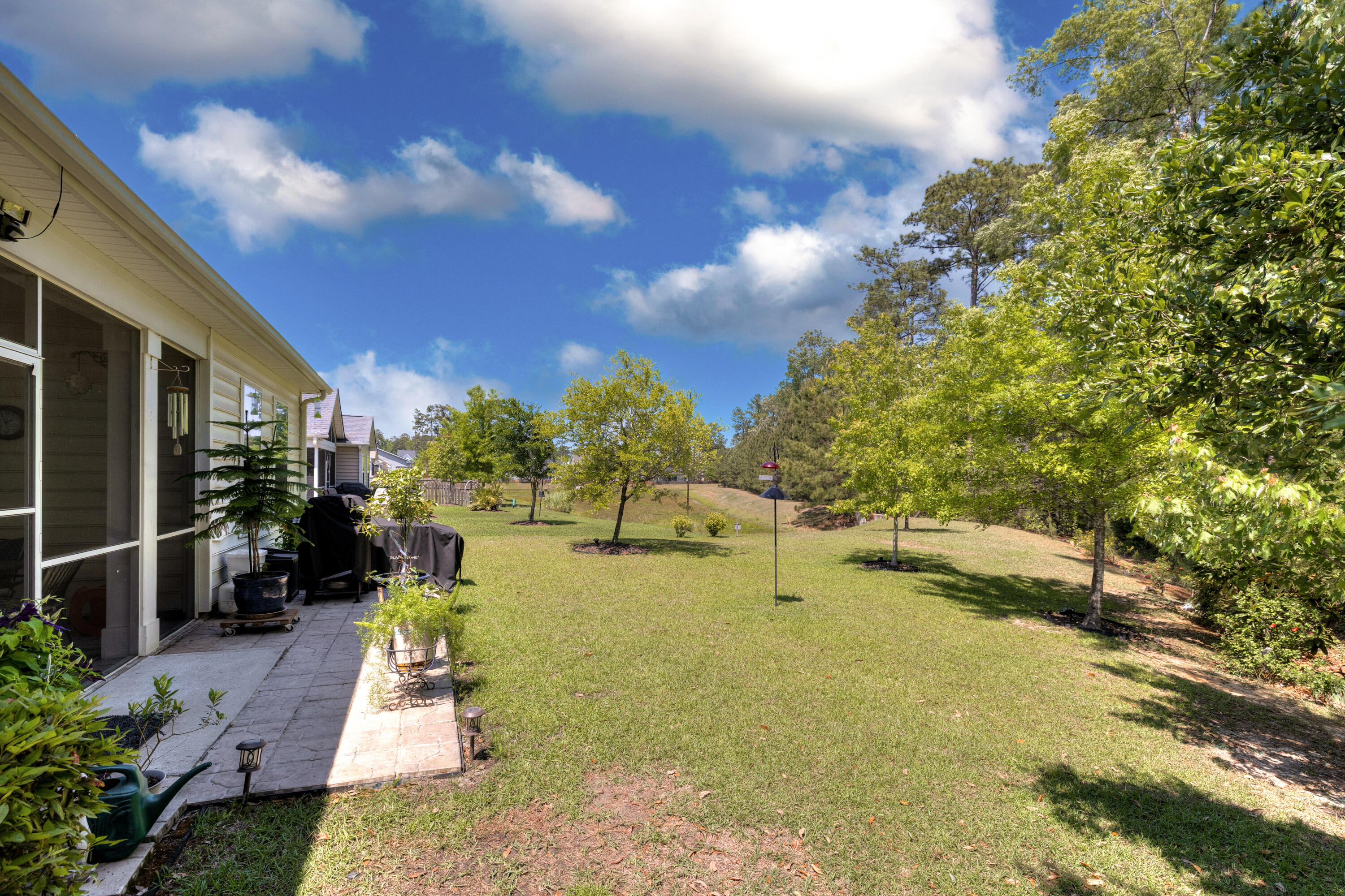 2412 Hummingbird Lane