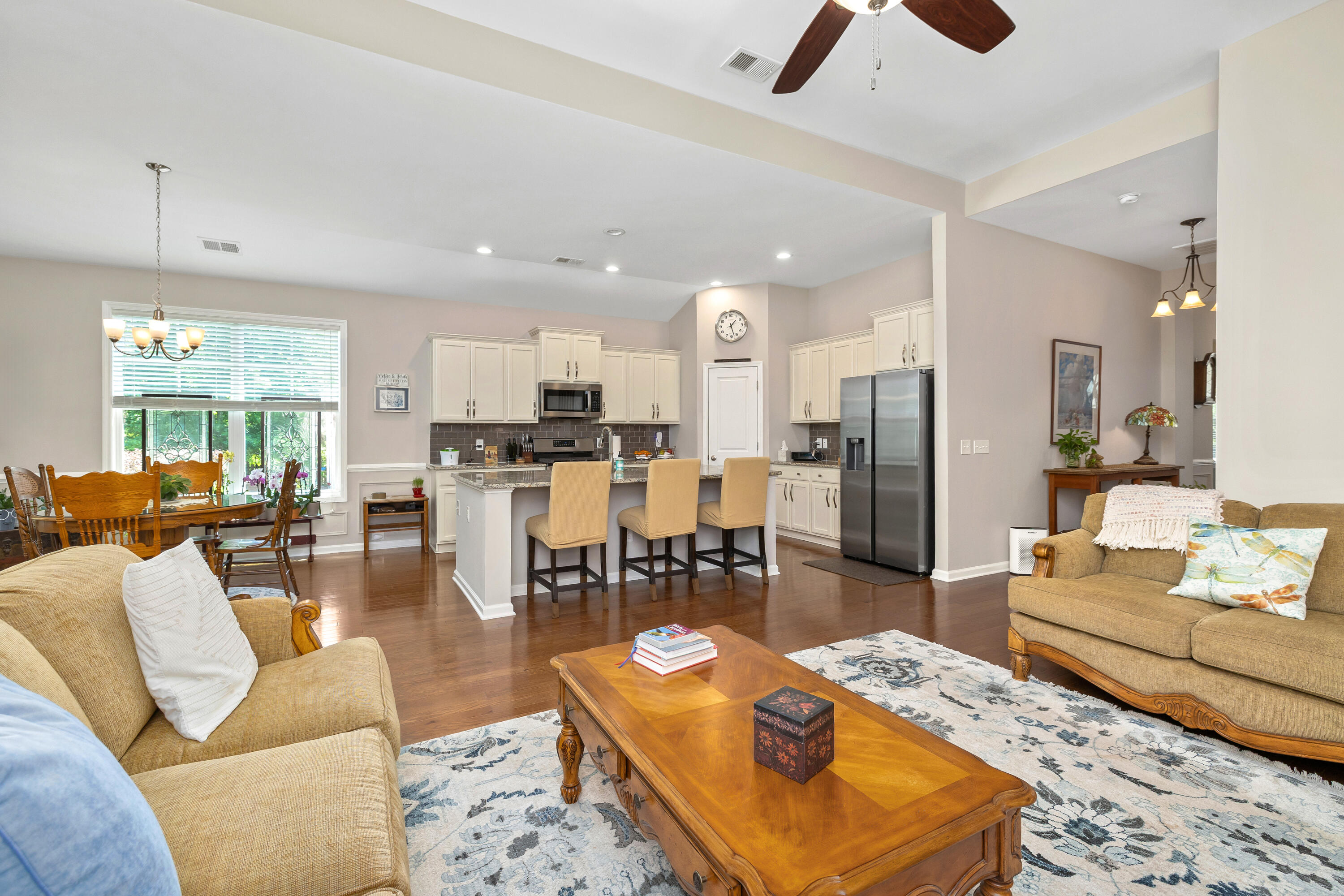 2412 Hummingbird Lane