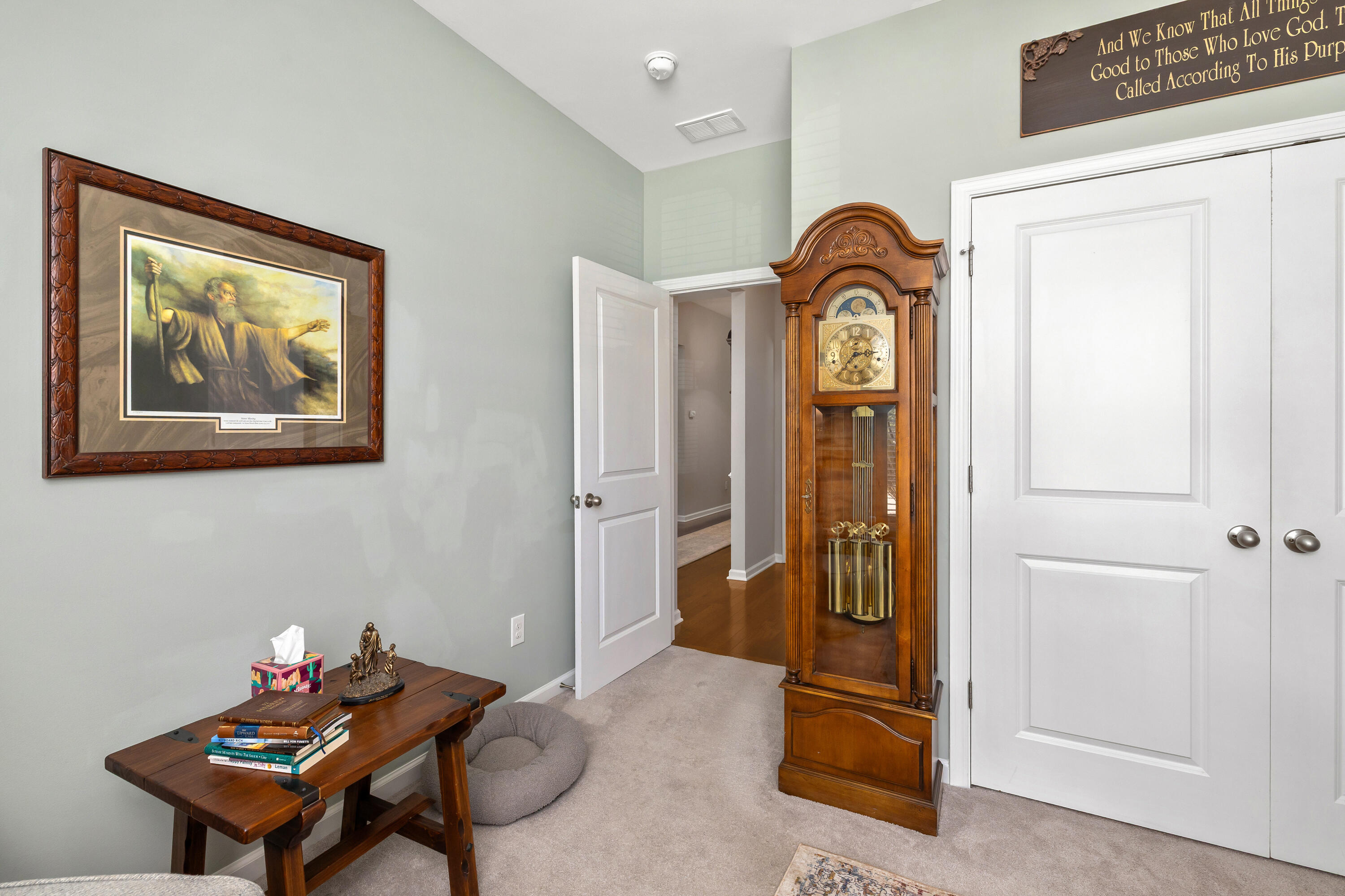 2412 Hummingbird Lane